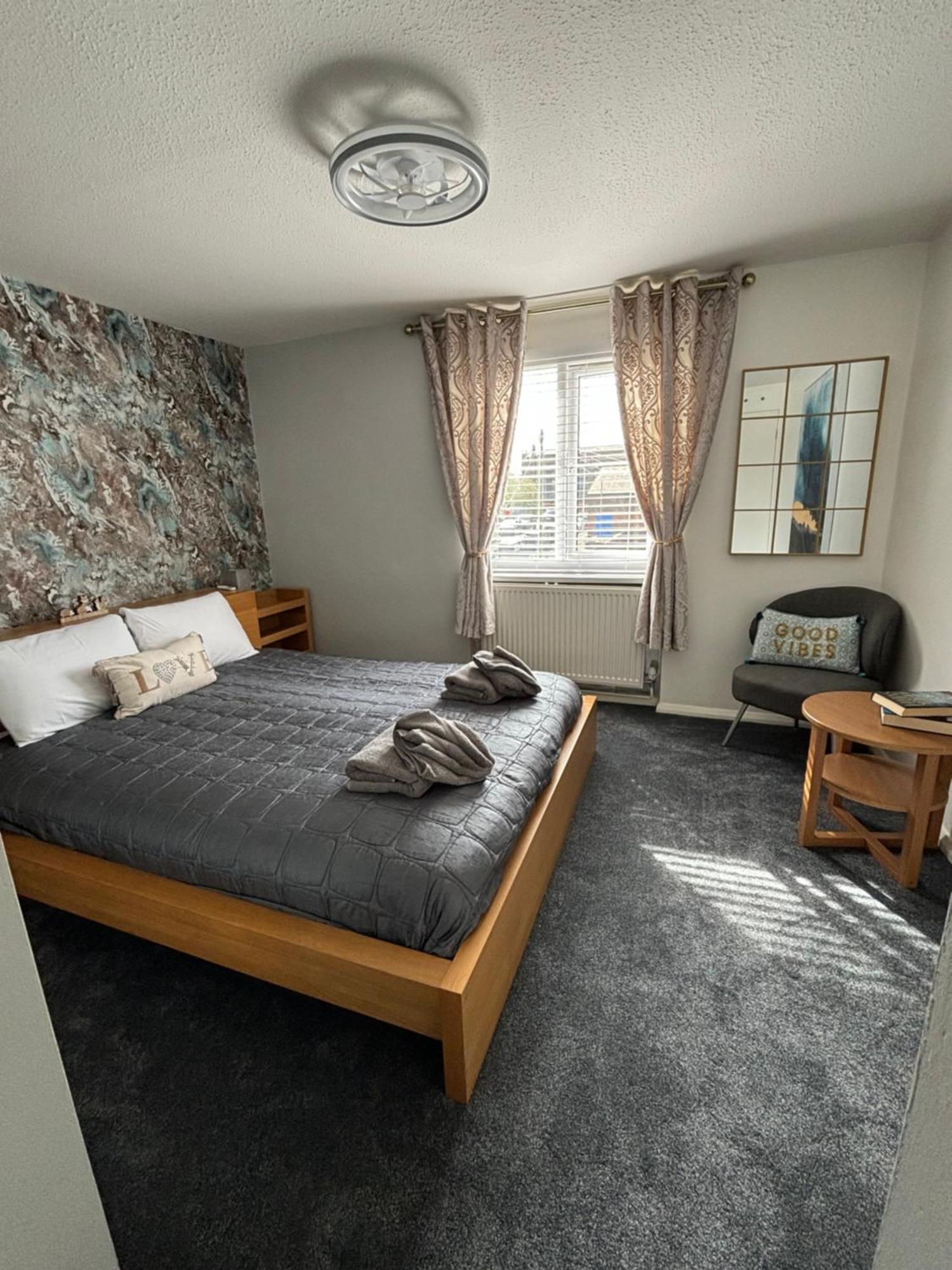 Modern Luxury Apartment Liverpool Exterior photo